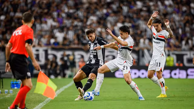 Ceará e São Paulo empatam em 1 a 1 e seguem invictos no Brasileirão