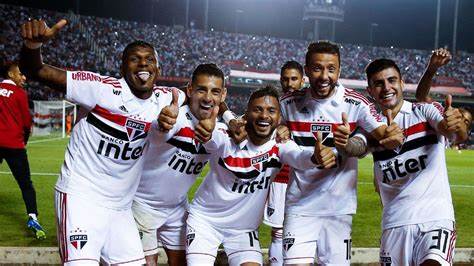 Ferreira é desfalque no São Paulo por lesão no pé e não enfrenta o Grêmio no Brasileirão